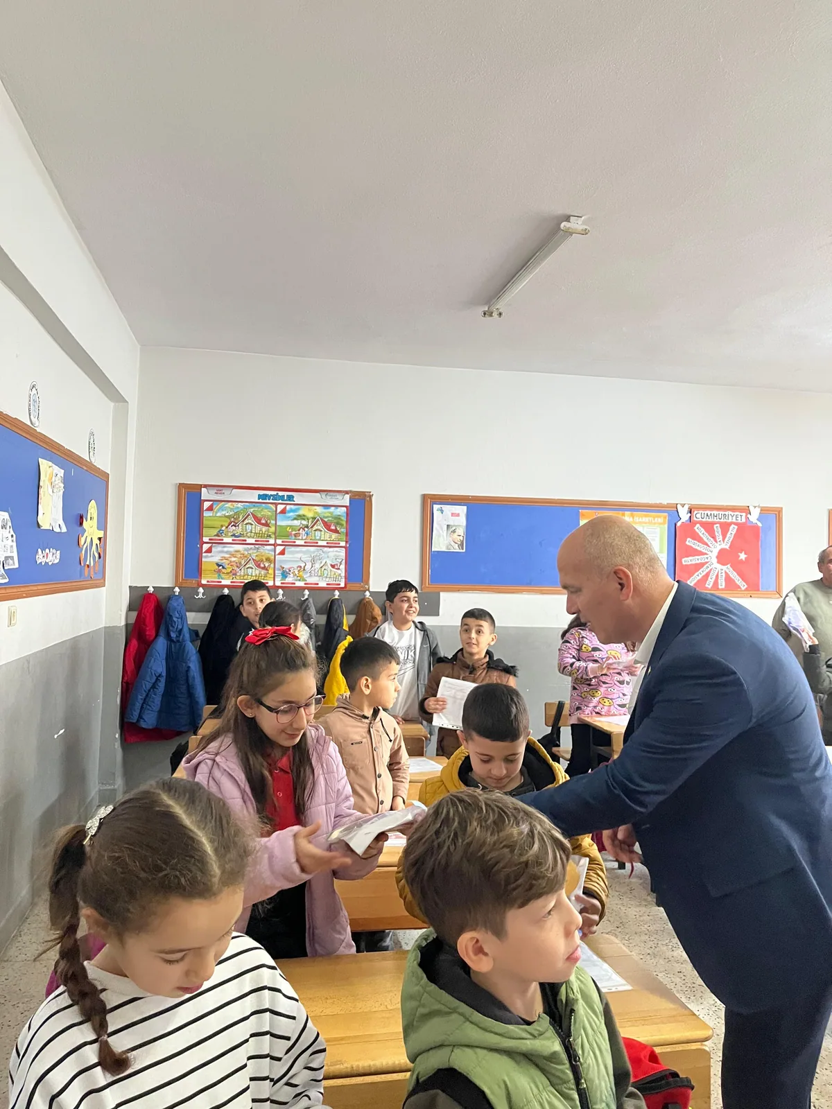 TÜM ÖĞRETMEN VE ÖĞRENCİLER İYİ TATİLLER