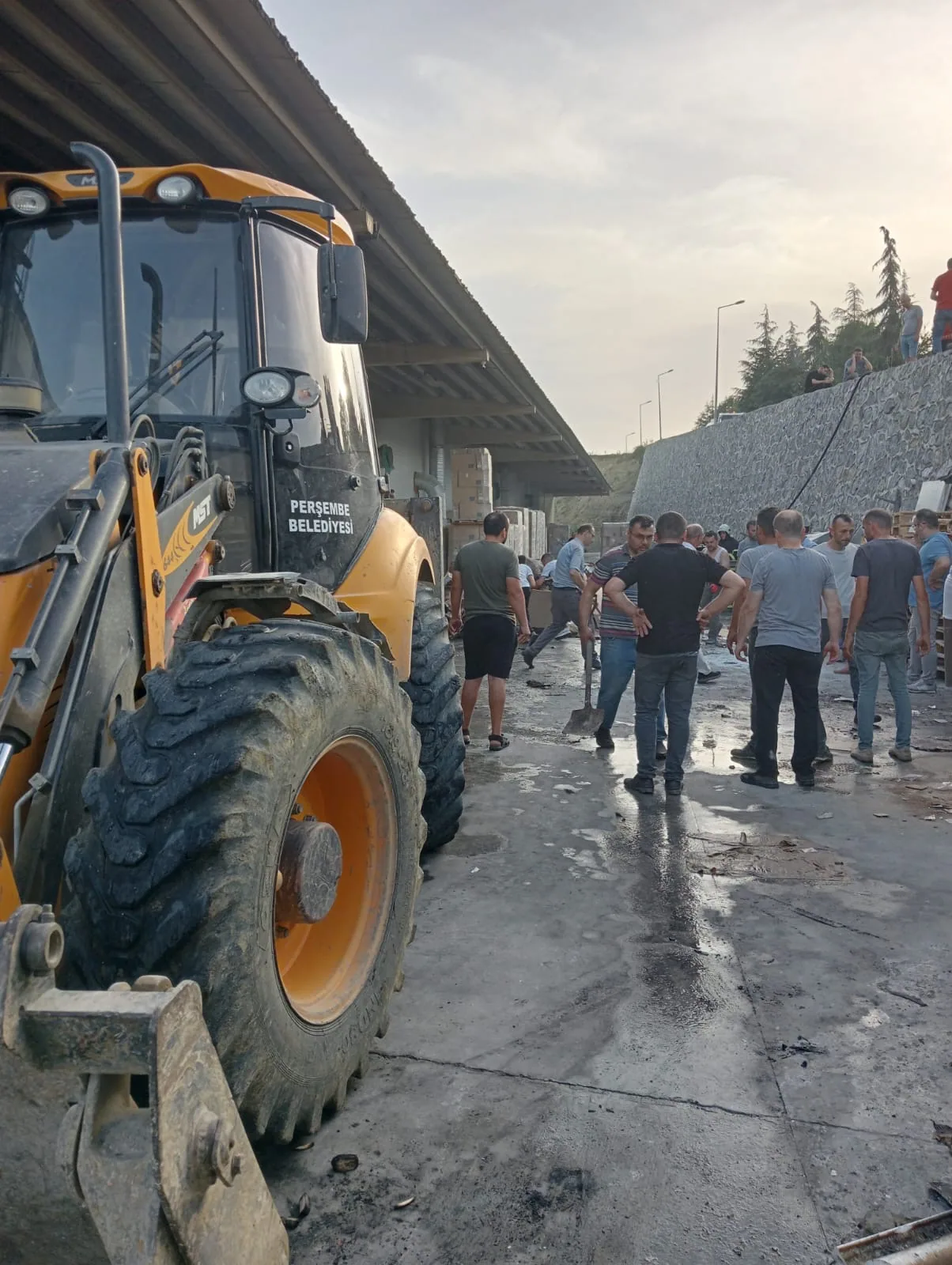 OSB’DE LİNEART FİRMASINDA YANGIN